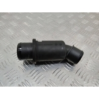 патрубок интеркулера Renault Sandero 1 поколение 2009 8200921758A