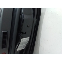 замок двери передней правой Volkswagen Touareg 1 поколение [рестайлинг] 2007