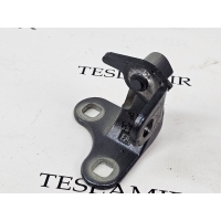 петля двери передней правой Tesla Model Y 2021 1497496-00