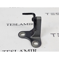 петля двери передней левой Tesla Model Y 2021 1497492-00