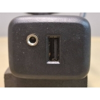 Разъем AUX / USB Chevrolet Equinox 3 2018 13591084