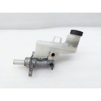 Главный тормозной цилиндр Toyota Camry 50 2012 4720133620, 4722033300