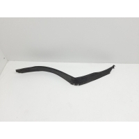 Уплотнитель капота Mercedes-Benz C-Class W204 2011-2014 A2046282798