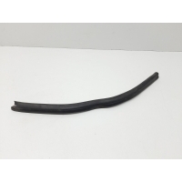 Уплотнитель капота Mercedes-Benz C-Class 2011-2014 A2046280198
