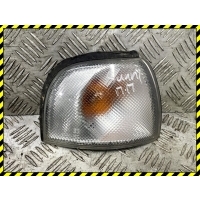 Поворотник правый Nissan Sunny N14 1993