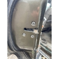 Замок двери задней левой Nissan Patrol Y61 1999