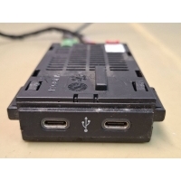 Разъем AUX / USB 7 2021 2G6035736