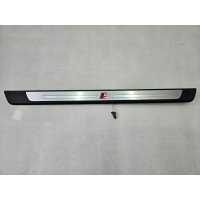 Audi a4 b9 s line накладка порога правый передняя с подсветкой 8w0947418a