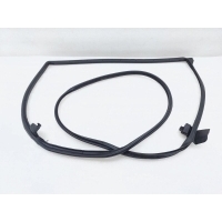 Уплотнитель двери Toyota Land Cruiser VDJ200 2008 6787260110