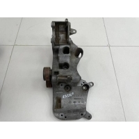 Кронштейн генератора Renault Renault Duster 2012> 688304373R