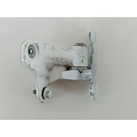 петля двери Mercedes CLA C117 A1767300437