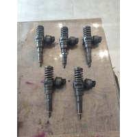 Форсунка Volkswagen Passat B5 2001 038130073AJ