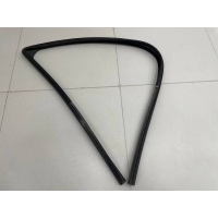 Уплотнитель стекла двери Renault Renault Duster 2012> 8200733140