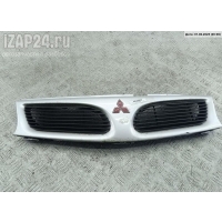 Решетка радиатора Mitsubishi Carisma 1996 MB944763