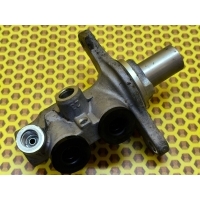 Главный тормозной цилиндр Nissan Juke F15 2011 460101KA0A