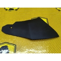 Накладка консоли Nissan Juke F15 2011 689201KZ0A
