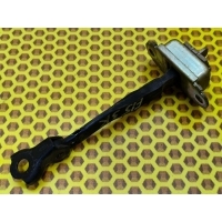 Ограничитель двери Nissan Juke F15 2011 824301KA0A