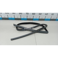 Уплотнитель стекла двери Mercedes Benz W203 (2000 - 2006) 2037250425