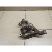 Кулак поворотный передний правый Mercedes Benz W203 (2000 - 2006) 2043320201