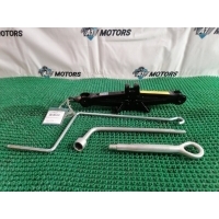 домкрат Toyota Mark X GRX130 2011 09111-50051, 09113-13040, 09150-40010, 51961-53010