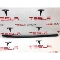 Молдинг двери задней правой Tesla Model 3 2022 108074800I,1080748-01-I