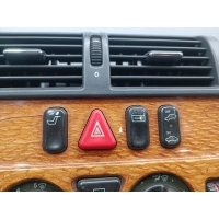 Кнопка аварийной сигнализации Mercedes E W210 1999