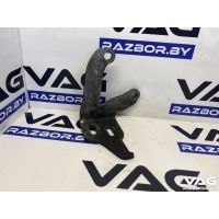 Кронштейн Mercedes E W212 2011 A2044928041