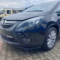 Opel zafira c iii 2014 1.6cdti фара левая передняя