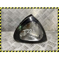 Поворотник правый Toyota Avensis 1 1998