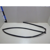 Уплотнитель стекла двери Mitsubishi Lancer (CS/Classic) (2003 - 2008) MR526475