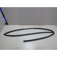 Уплотнитель стекла двери Mitsubishi Lancer (CS/Classic) (2003 - 2008) MR526476