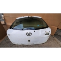 Стекло задняя toyota yaris 2007 год
