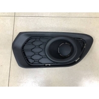Решетка в бампер правая Renault Renault Sandero 2014> 263318726R