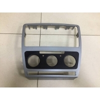 Рамка магнитолы Skoda Skoda Octavia (A5 1Z-) 2004-2013 1Z0858069