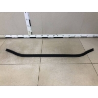 Уплотнитель капота Skoda Skoda Rapid 2012-2020 5JA823723A