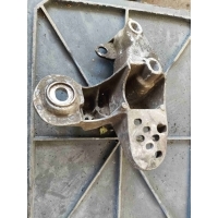 Кронштейн двигателя Audi A4 B5(1994-2001) 2000 4B0199351