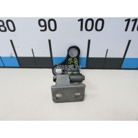 Петля двери Land Rover Range Rover III (LM) (2002 - 2012) LR018179