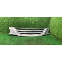 Решетка радиатора Toyota Avensis (T220) 2002