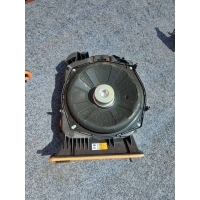 Сабвуфер BMW 7 G70 2024 5A2FE38
