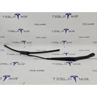 Щеткодержатель (поводок стеклоочистителя, дворник) левый Tesla Model S 2018 6005951-00