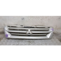 Решетка радиатора Mitsubishi Pajero 3 2001