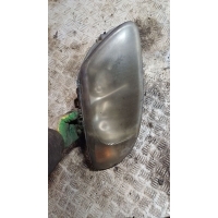 Фара правая Chrysler Voyager 4 2002 04857702AB