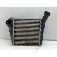 интеркулер Volkswagen Touareg 2 NF 7L6145804A