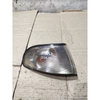 Поворотник правый Audi A4 B5 1997