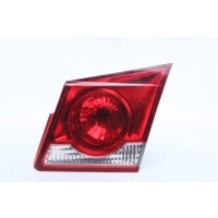 фонарь внутренний Chevrolet Cruze 1 J300 до Рестайлинг Седан 2008-2012 95971551