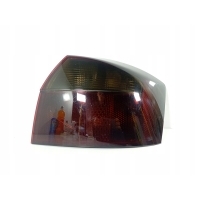 Audi A4 B6 00 - 05 LAMPA PRAWA TYLNA TYŁ OE 153930