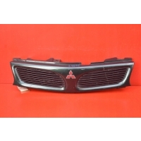 Решетка радиатора зеленый mb944763 mitsubishi carisma 95 - 99