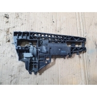Кронштейн ручки двери Audi S8 D4 2014 4H0839885