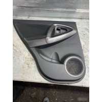 Обшивка двери Toyota RAV4 CA30 67640-42331