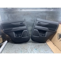 Обшивка двери Mitsubishi Outlander 3 7222A993